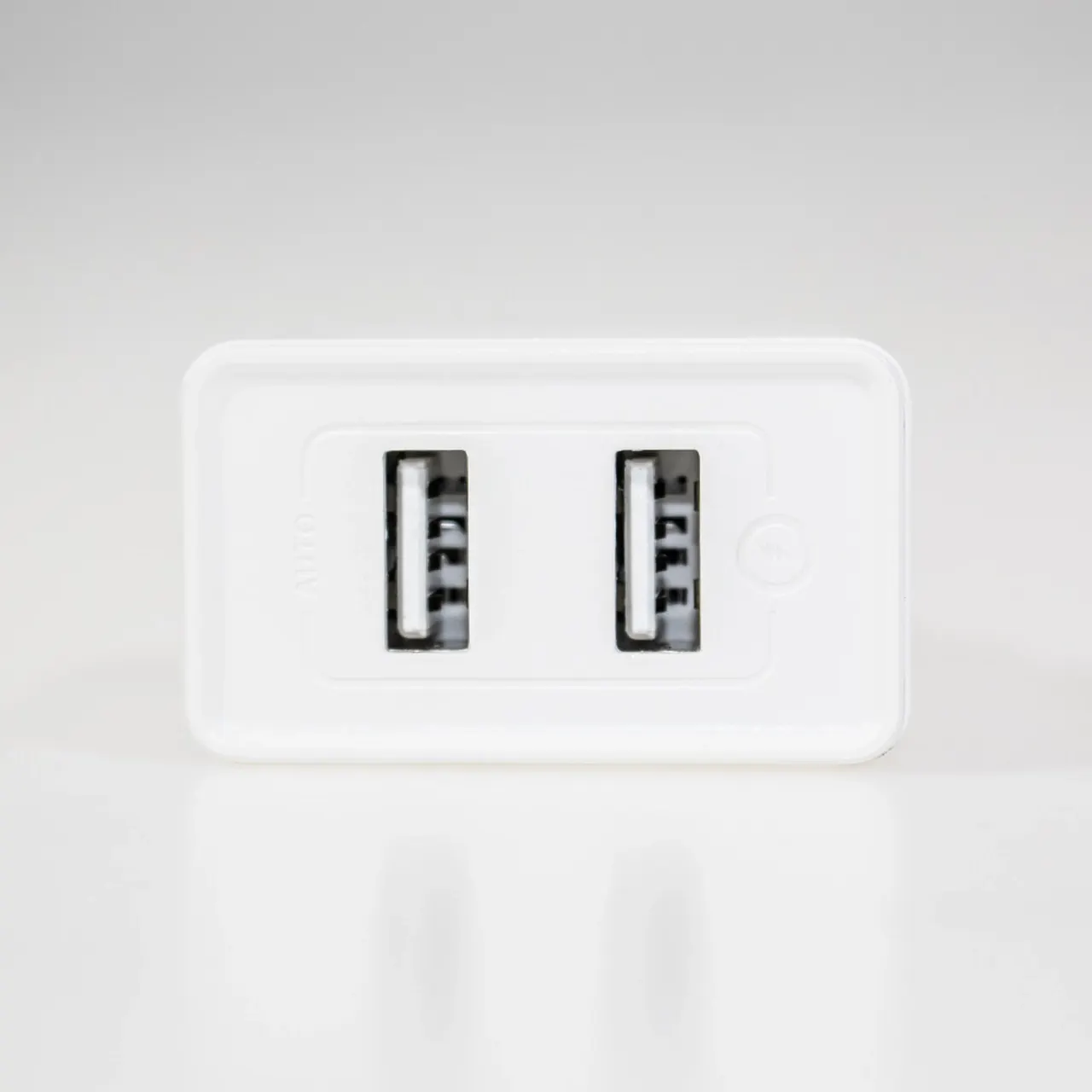 شارژر دیواری مکدودو مدل CH-3971 پورت USB-A سفید